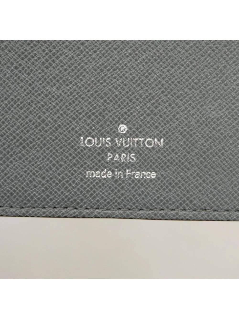Louis Vuitton Wallet Taiga Portefeuille Long Glacier